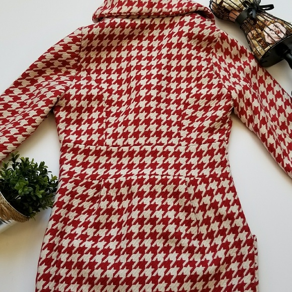 ***SOLD***Red & White Tailored Houndstooth Peacoat - Picture 5 of 8